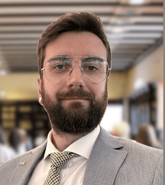 Nikola, Business Analyst